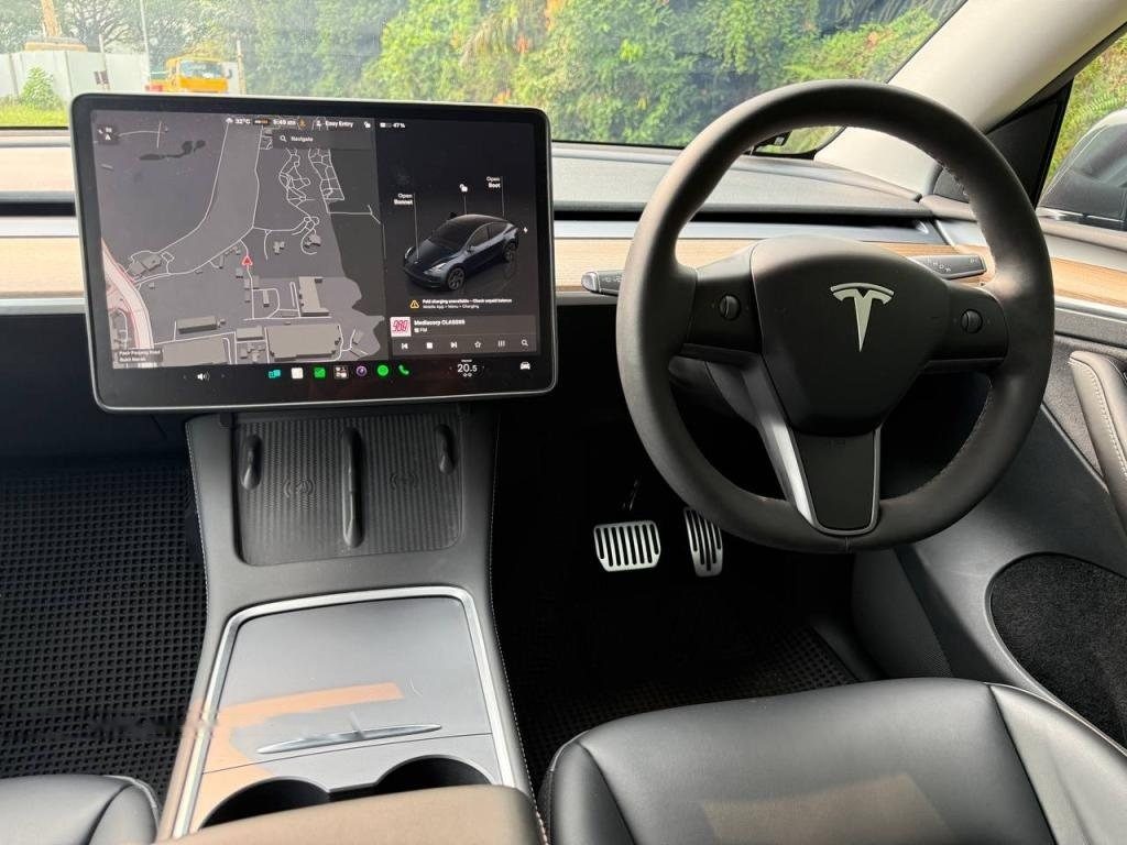 Tesla Model Y Electric RWD photo 3