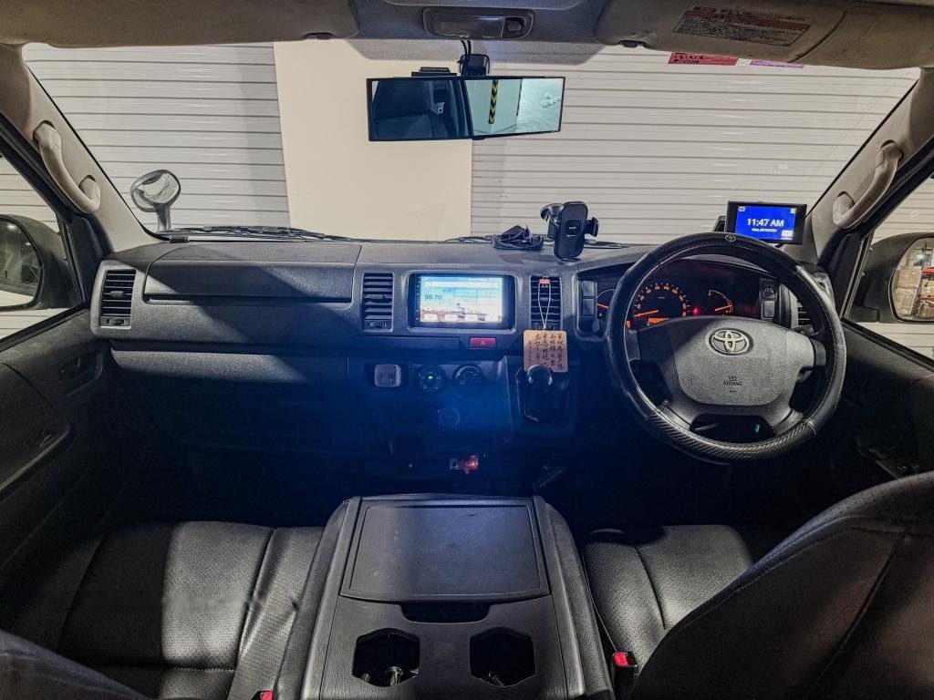 Toyota Hiace 3.0M photo 7