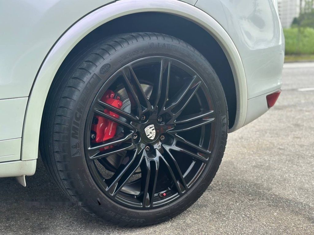 Porsche Cayenne Turbo 4.8A Tip (COE till 01/2031) photo 5