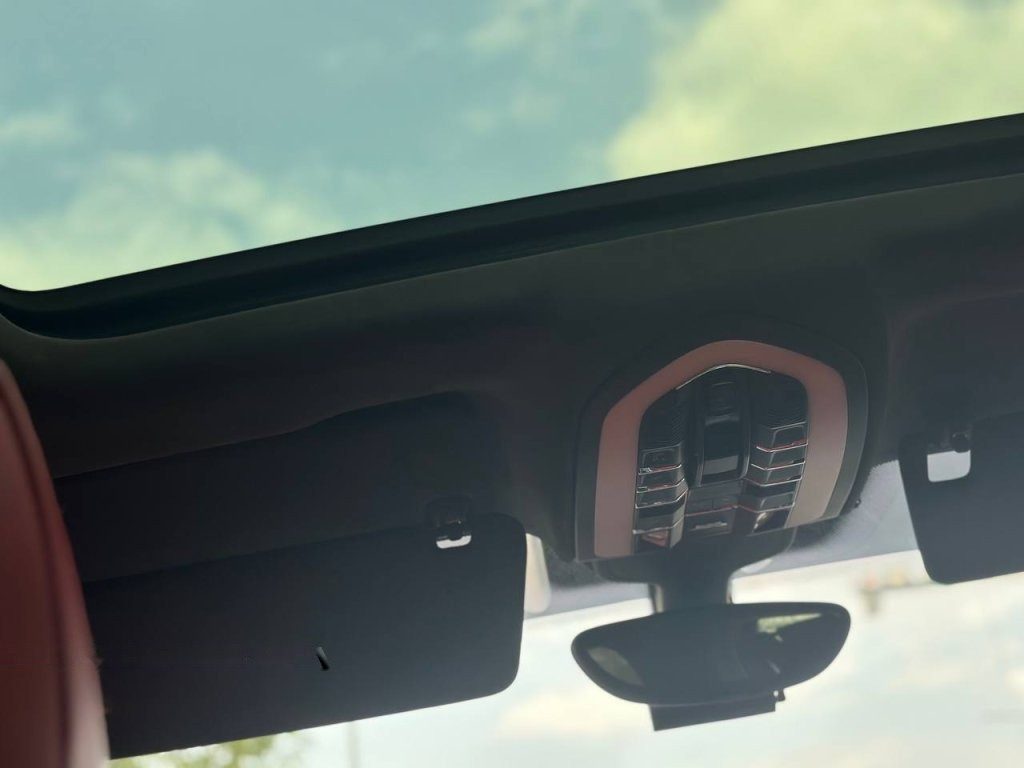 Porsche Cayenne Turbo 4.8A Tip (COE till 01/2031) photo 9