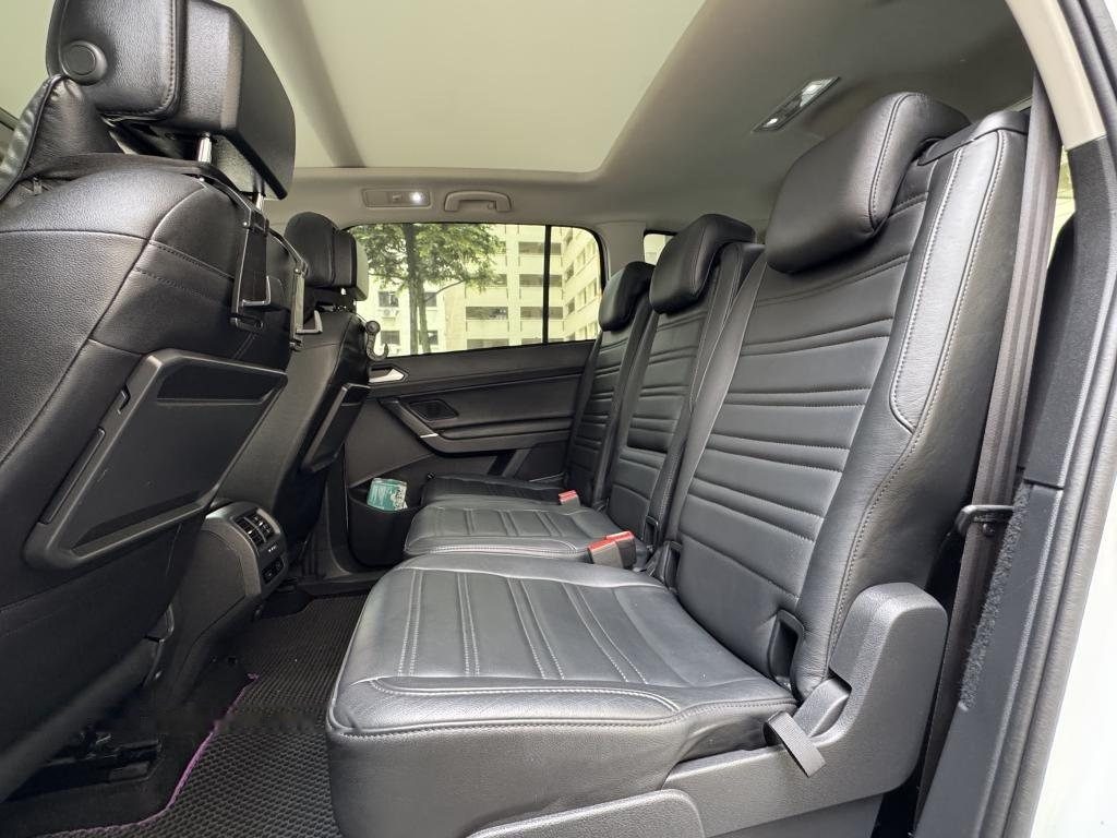 Volkswagen Touran 1.4A TSI Comfortline Panoramic Roof photo 9