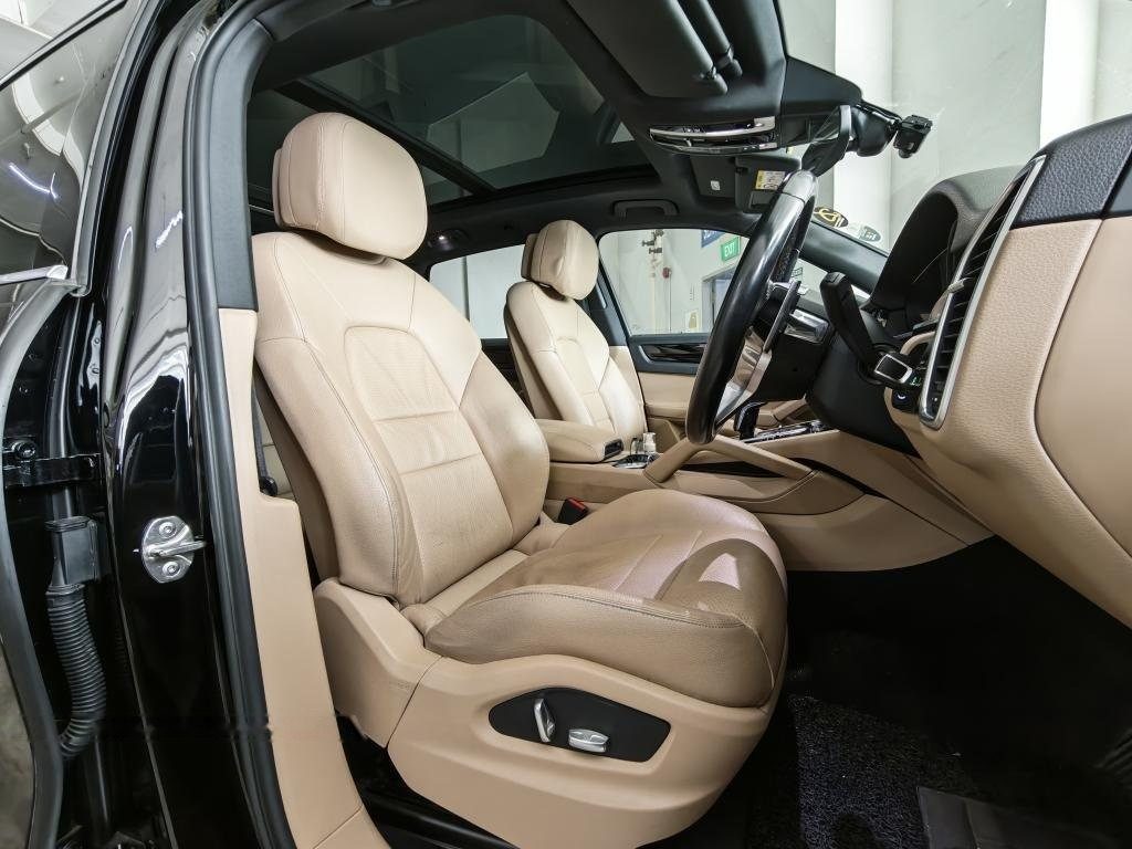 Porsche Cayenne 3.0A Tip Sunroof photo 7