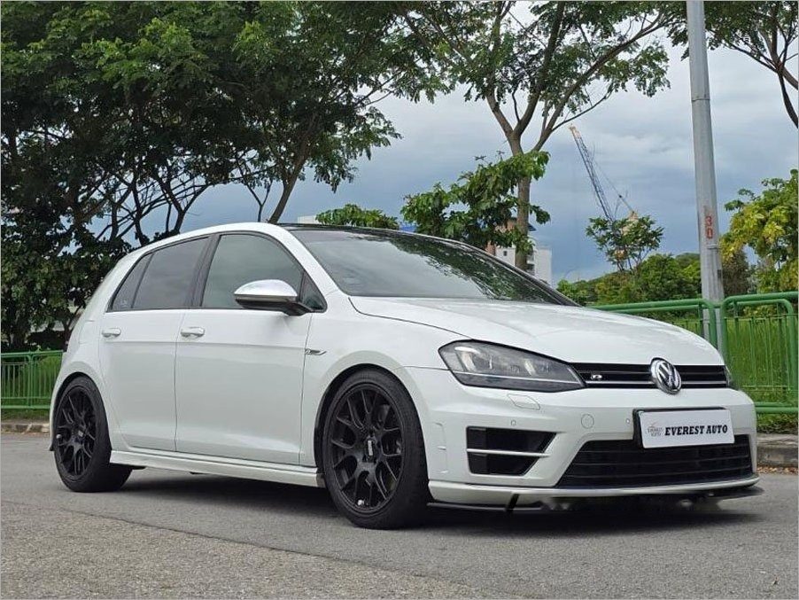 Volkswagen Golf R 5DR Sunroof (COE till 06/2034) photo 2