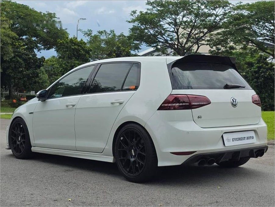 Volkswagen Golf R 5DR Sunroof (COE till 06/2034) photo 4