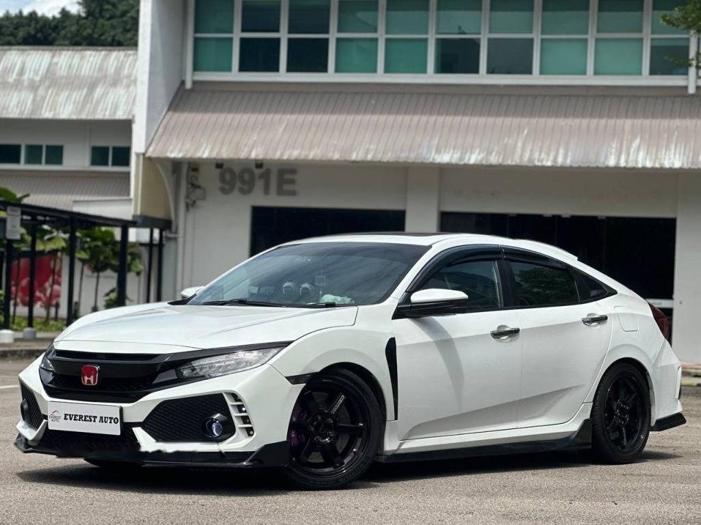 Honda Civic 1.5A VTEC Turbo Sunroof photo 2