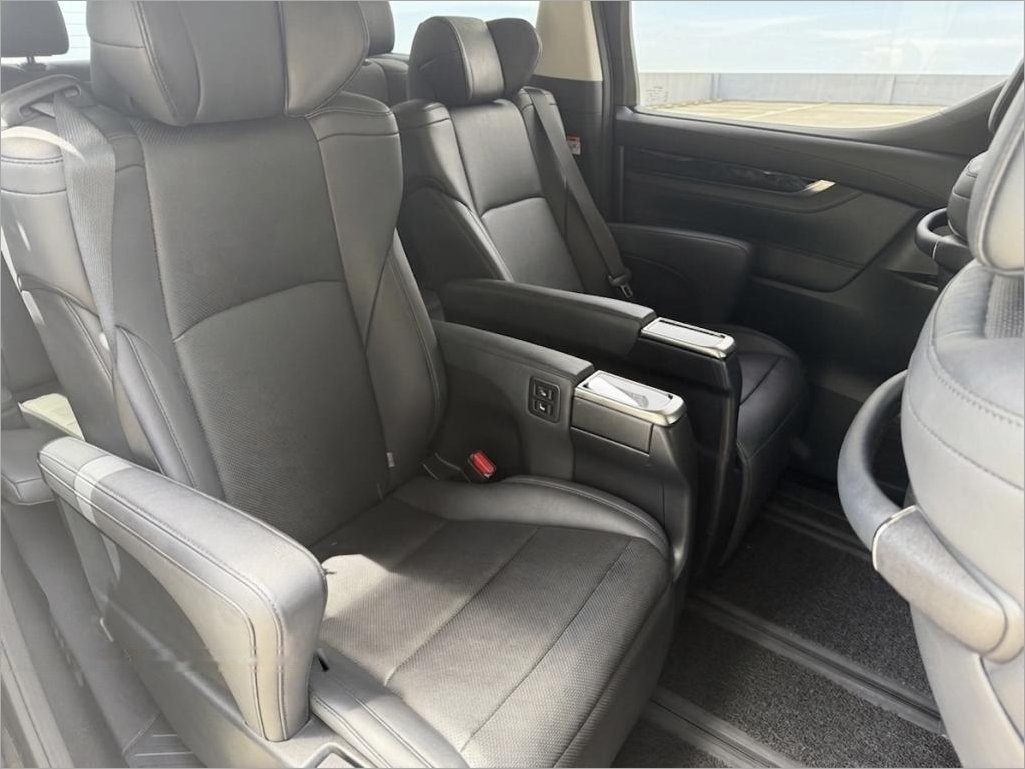 Toyota Alphard 2.5A S C-Package photo 6