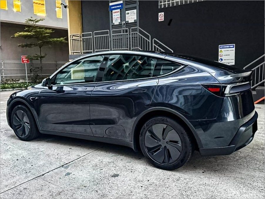 Tesla Model Y Electric RWD 110 photo 3