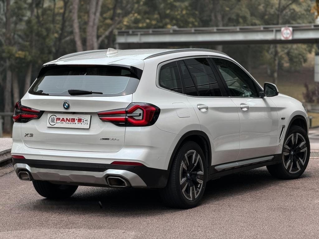 BMW X3 Plug-in Hybrid xDrive30e photo 2