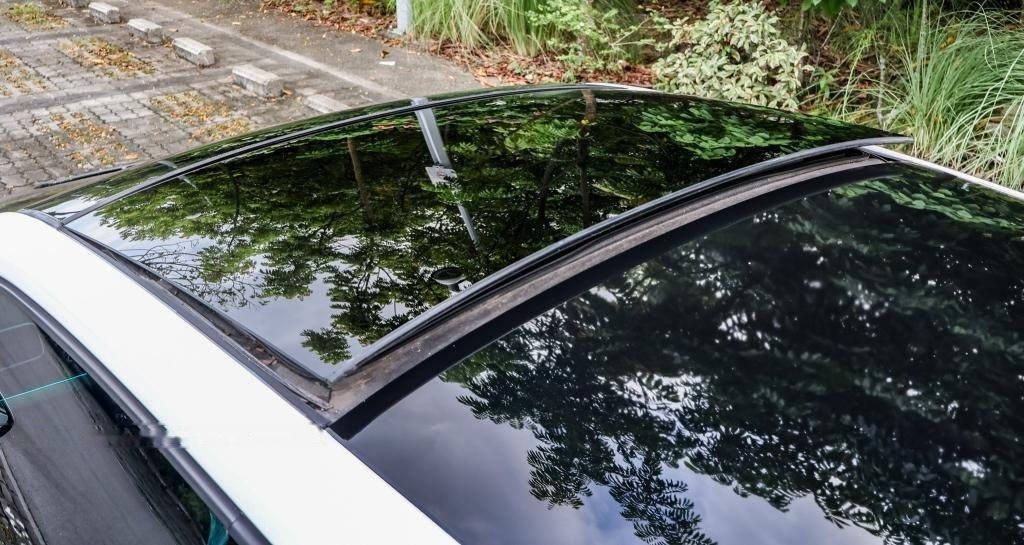 Volkswagen Scirocco 2.0A TSI Sunroof (COE till 04/2031) photo 6