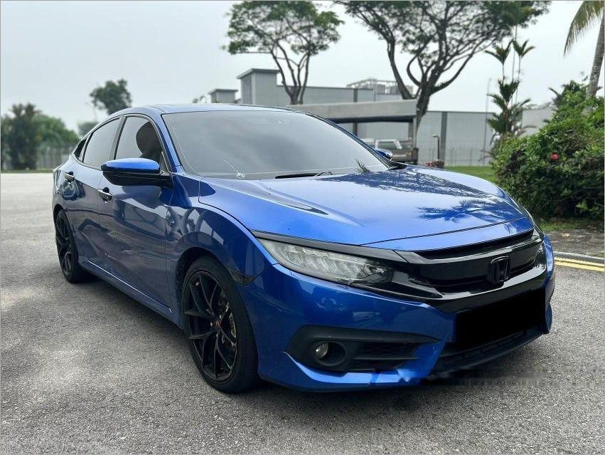 Honda Civic 1.5A VTEC Turbo Sunroof photo 2