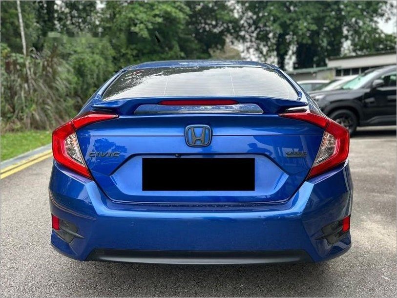 Honda Civic 1.5A VTEC Turbo Sunroof photo 4