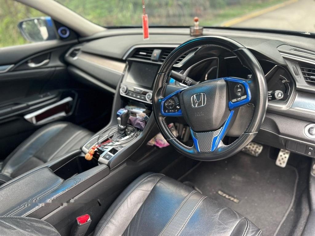 Honda Civic 1.5A VTEC Turbo Sunroof photo 7