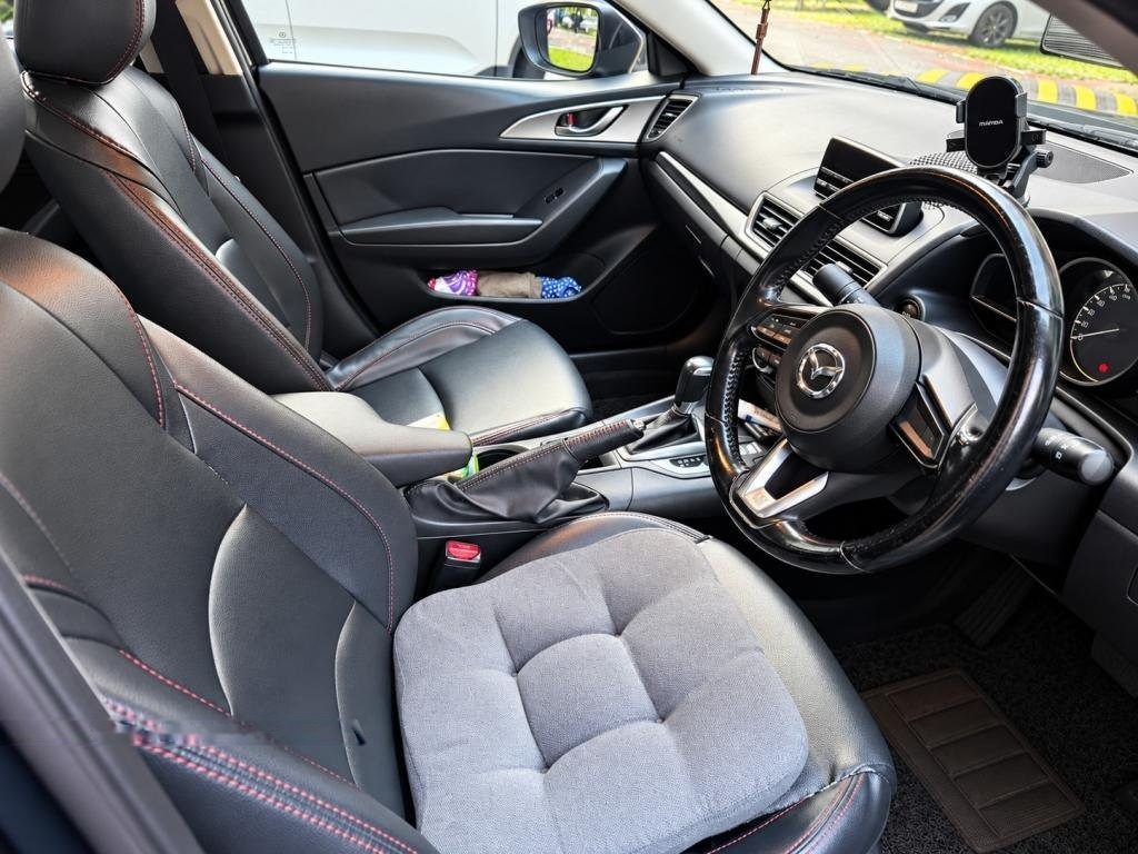 Mazda 3 1.5A Sunroof photo 7