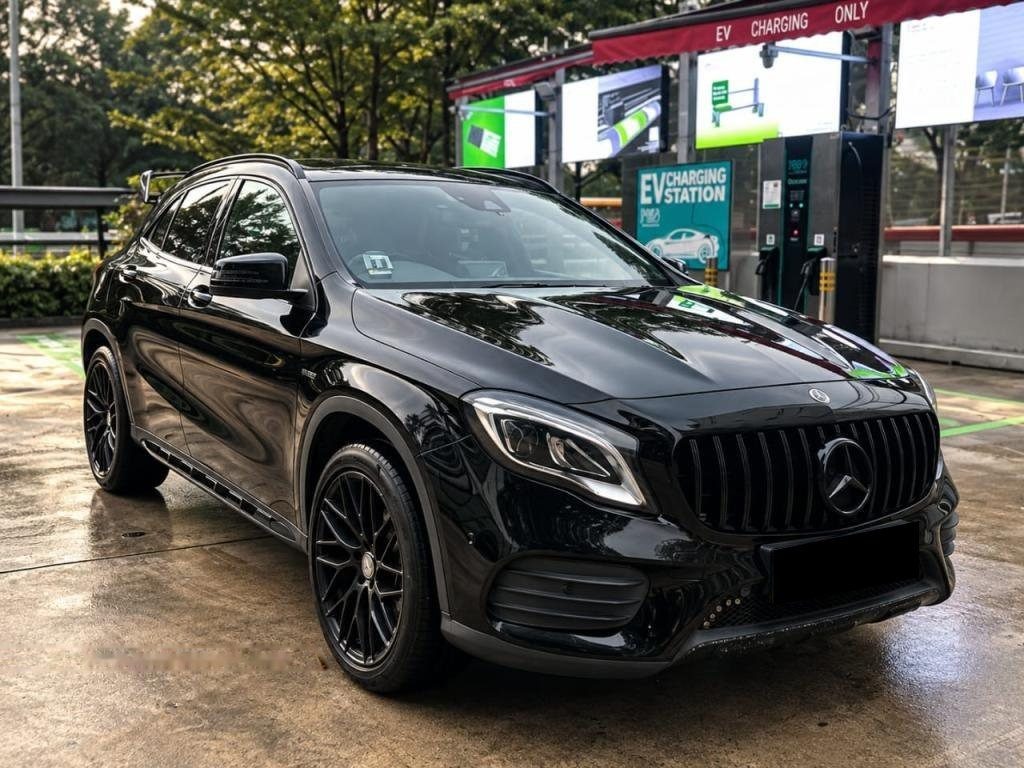 Mercedes-Benz GLA-Class GLA200 AMG Line photo 1