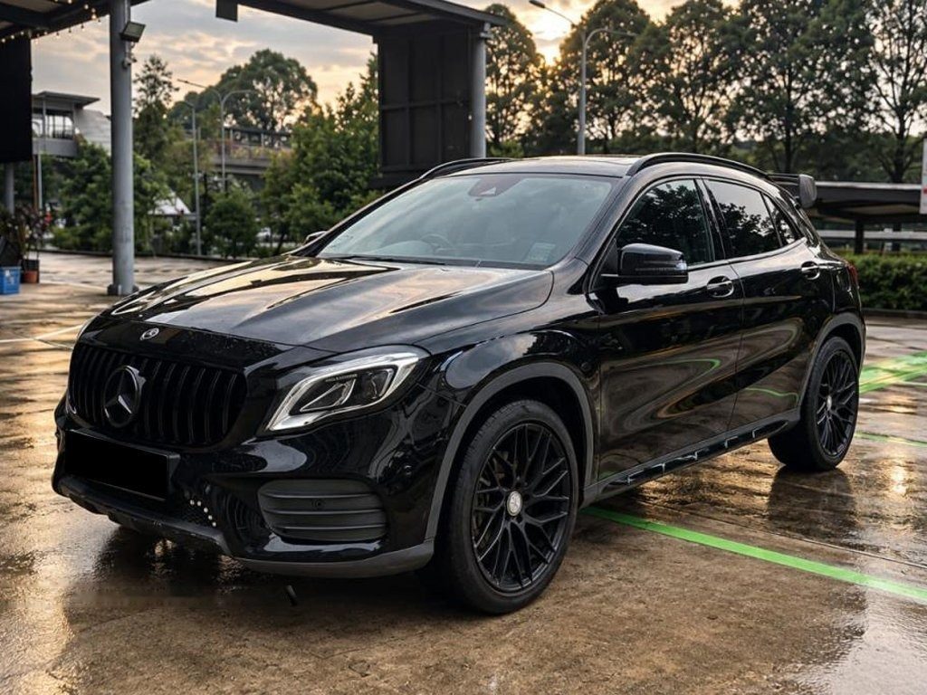 Mercedes-Benz GLA-Class GLA200 AMG Line photo 2
