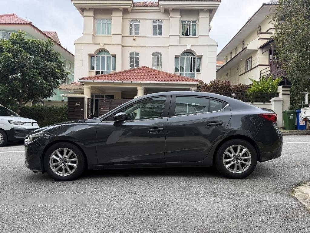 Mazda 3 1.5A photo 2