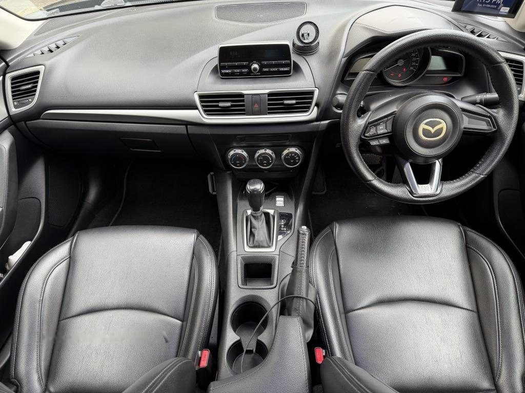Mazda 3 1.5A photo 5