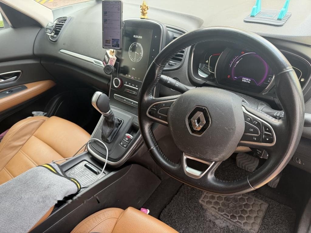 Renault Grand Scenic Diesel 1.5A dCi Moonroof photo 6