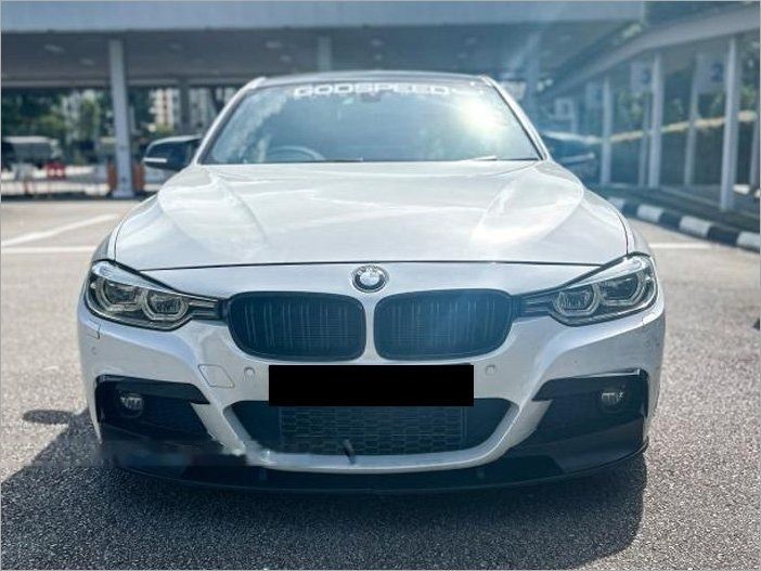 BMW 3 Series 320i (COE till 05/2036) photo 1