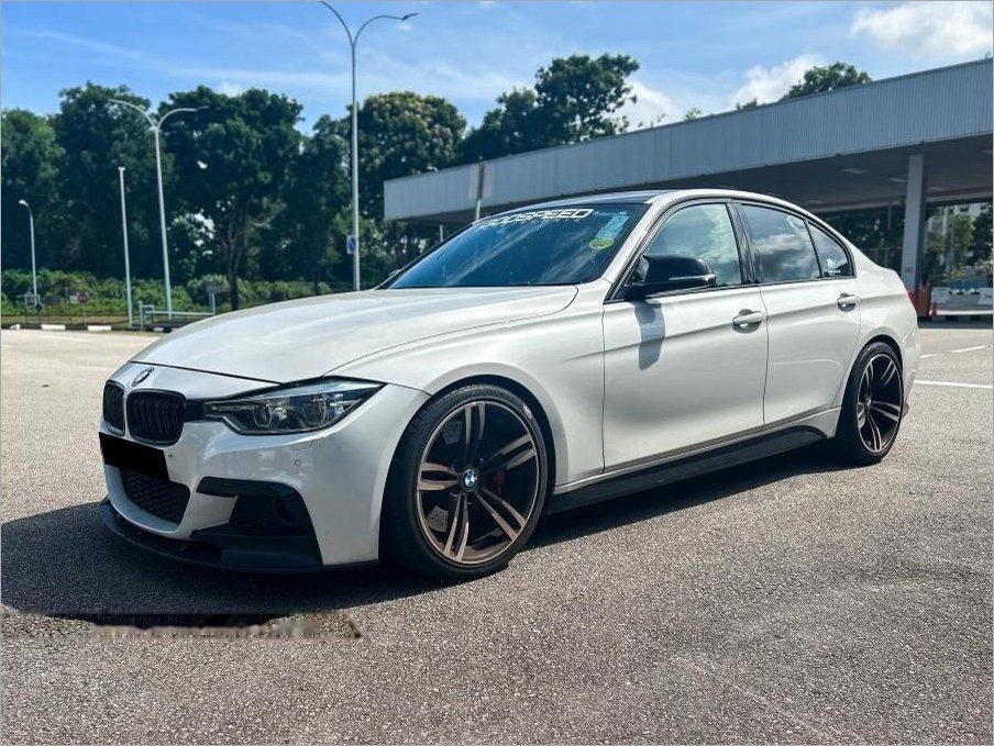 BMW 3 Series 320i (COE till 05/2036) photo 2