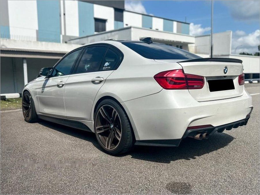 BMW 3 Series 320i (COE till 05/2036) photo 3