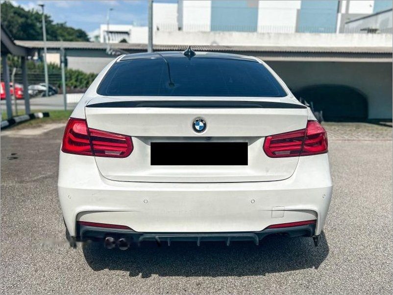 BMW 3 Series 320i (COE till 05/2036) photo 4