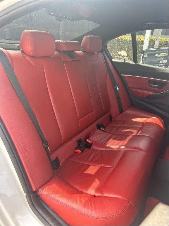BMW 3 Series 320i (COE till 05/2036) photo 9